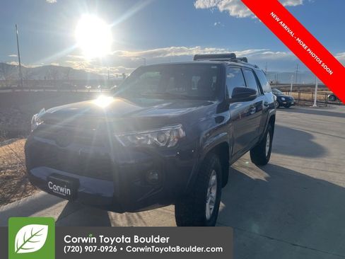Used 2023 Toyota 4Runner SR5 Premium image 3