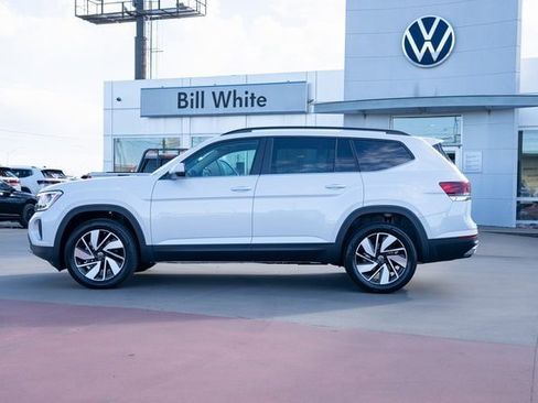 New 2026 Volkswagen Atlas SE image 3