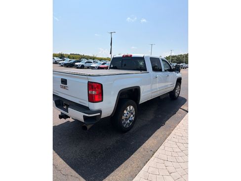 Used 2019 GMC Sierra 2500 Denali w/ Duramax Plus Package AWD/4WD image 3