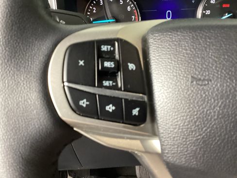 Used 2024 Ford Explorer XLT w/ Equipment Group 202A AWD/4WD image 23