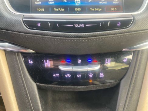 Used 2018 Cadillac XT5 AWD image 26