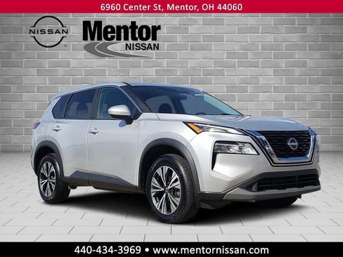 Used 2023 Nissan Rogue SV image 1