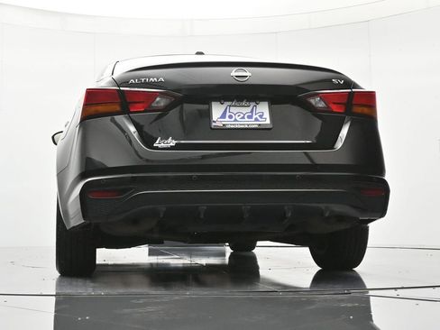 Used 2024 Nissan Altima 2.5 SV FWD image 40