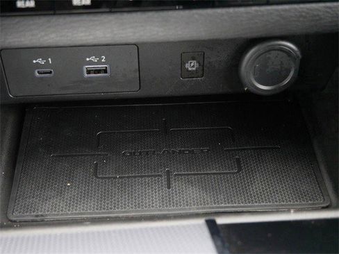 Used 2025 Mitsubishi Outlander SEL image 24