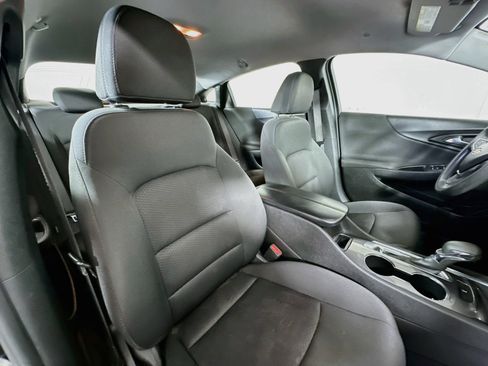Used 2021 Chevrolet Malibu LT FWD image 25