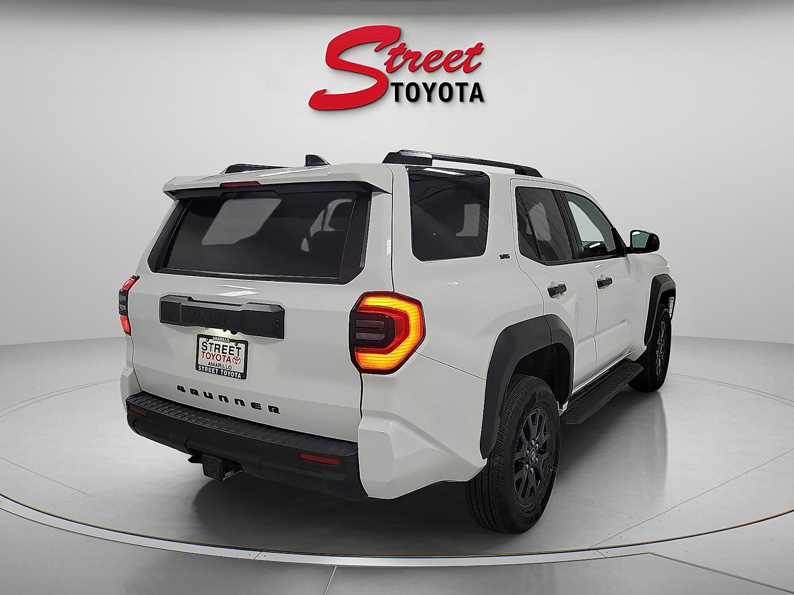Certified 2025 Toyota 4Runner SR5 AWD/4WD image 4