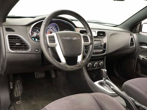 Used 2012 Chrysler 200 Touring FWD image 6