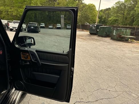 Used 2015 Mercedes-Benz G 63 AMG 4MATIC image 32