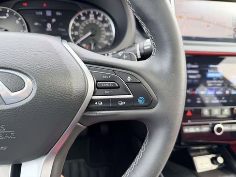 Used 2024 INFINITI QX50 Sport image 8