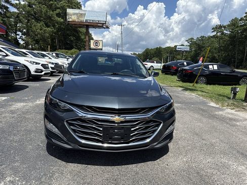 Used 2020 Chevrolet Malibu LT FWD image 2