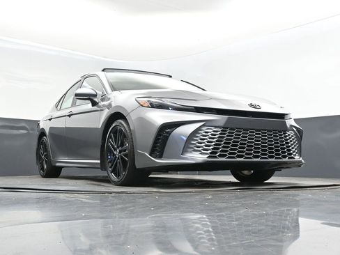 Used 2025 Toyota Camry XSE image 44