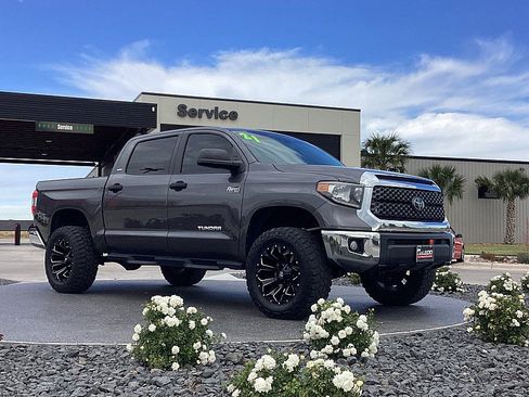 Used 2021 Toyota Tundra SR5 w/ SR5 Leather Package image 3