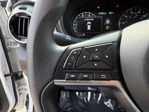 Used 2022 Nissan Kicks SV FWD image 12