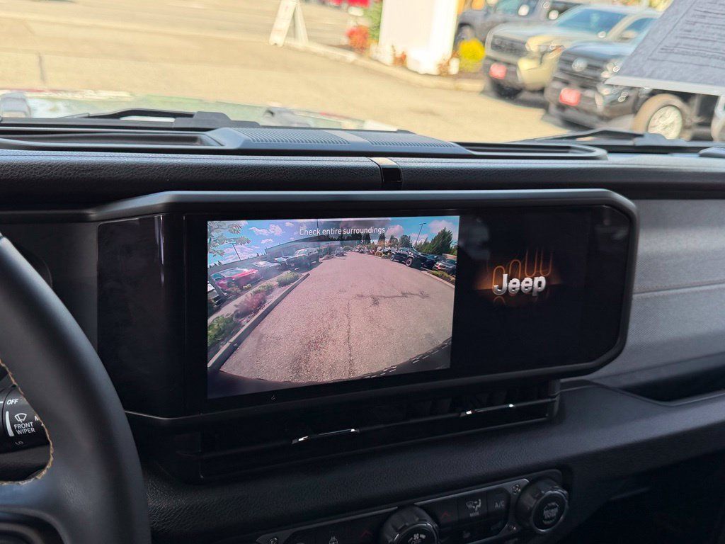 Used 2024 Jeep Wrangler Unlimited Sport AWD/4WD image 26