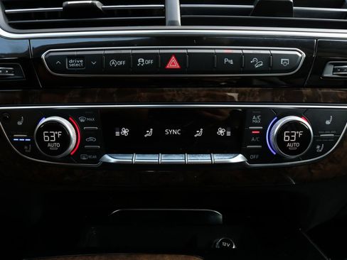 Used 2018 Audi Q7 3.0T Prestige AWD/4WD image 37