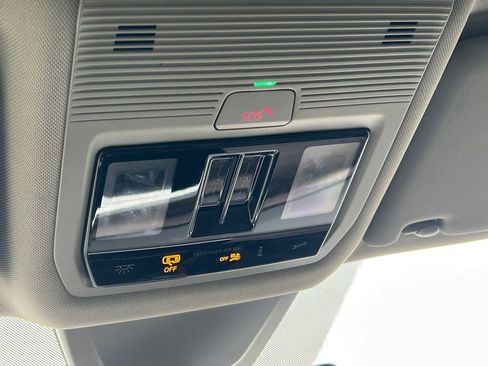 Used 2024 Volkswagen Atlas SEL Premium R-Line image 22