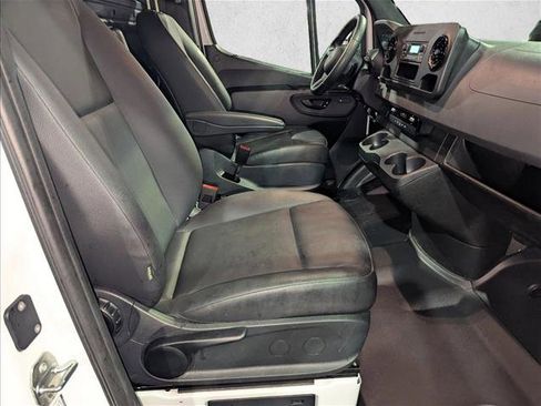 Used 2025 Mercedes-Benz Sprinter 2500 image 18
