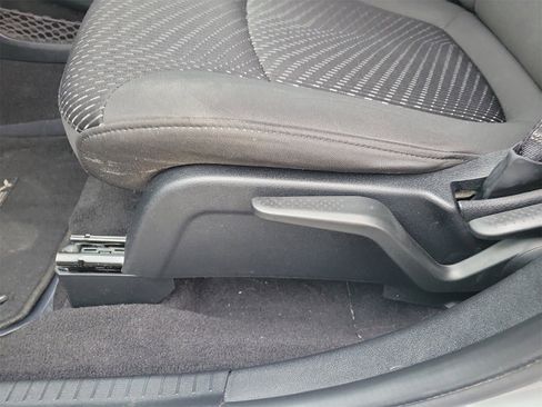 Used 2017 Dodge Journey SE w/ Flexible Seating Group image 17