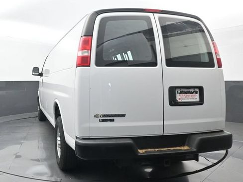 Used 2023 Chevrolet Express 2500 Extended RWD image 4