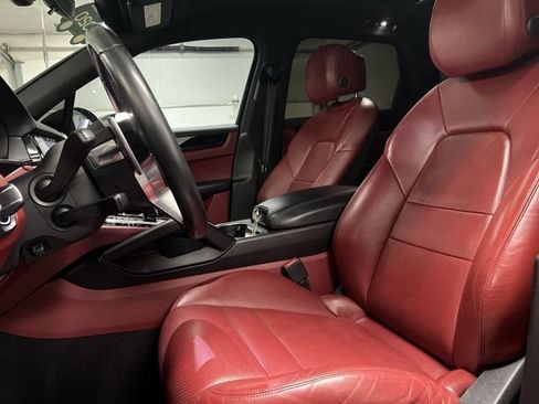 Used 2020 Porsche Cayenne AWD/4WD image 20