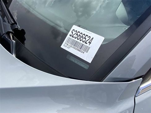 New 2025 Volvo XC40 B5 Core w/ Protection Package Premier image 24