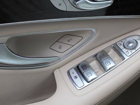 Certified 2022 Mercedes-Benz GLC 300 4MATIC w/ Driver Assistance Package image 12