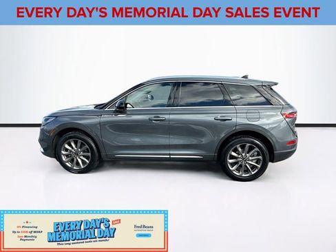Used 2022 Lincoln Corsair AWD w/ Premium Package image 4