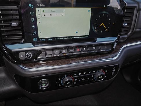 Used 2023 Chevrolet Silverado 1500 LT image 9