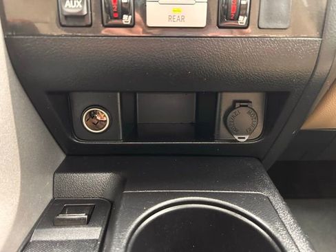 Used 2013 Toyota Sequoia Platinum image 23