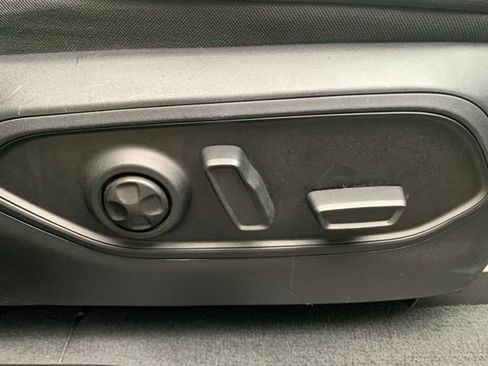 Used 2024 Jeep Grand Cherokee Limited w/ Luxury Tech Group II AWD/4WD image 16