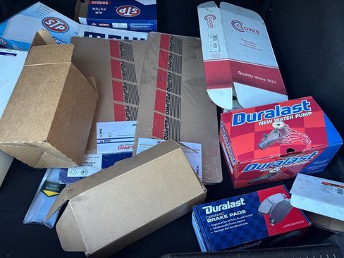 Used 2020 Chevrolet Sonic Premier FWD image 31