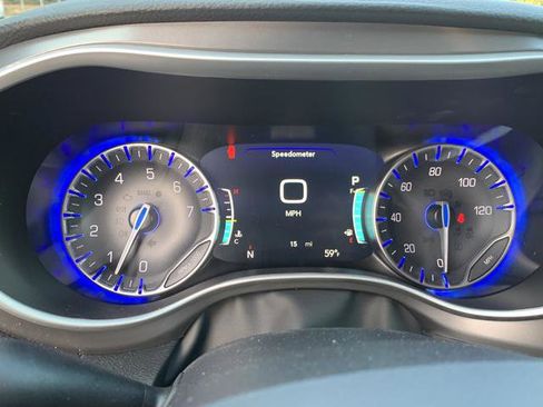 New 2026 Chrysler Pacifica Select image 28