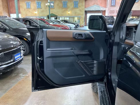 Used 2024 Ford Bronco Outer Banks w/ Sasquatch Package image 9