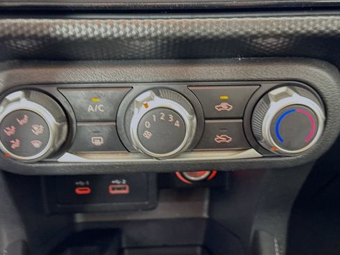 Used 2023 Nissan Kicks SV FWD image 18