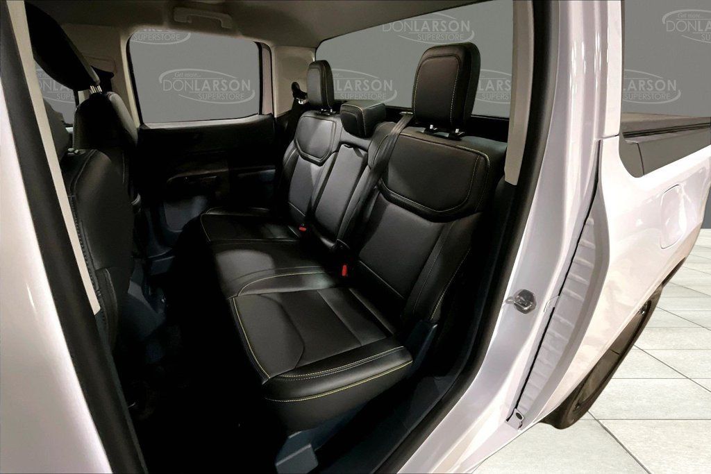 Used 2025 Ford Maverick Lobo AWD/4WD image 18