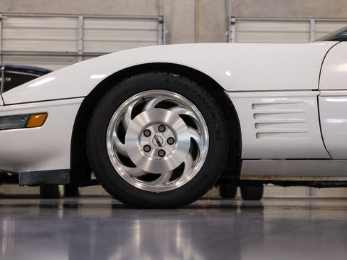Used 1993 Chevrolet Corvette Coupe image 19