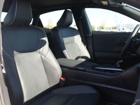 Used 2025 Toyota Crown Platinum image 23