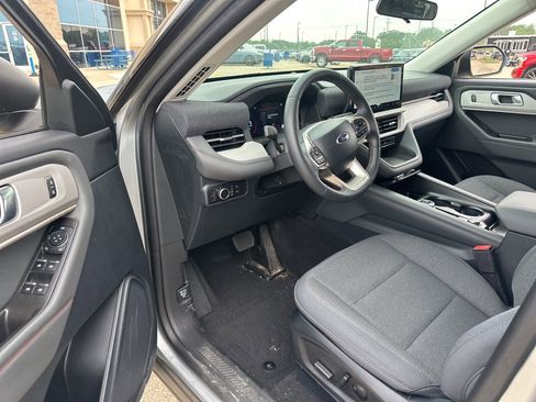 Certified 2025 Ford Explorer Active RWD image 11