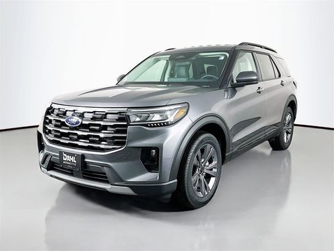 New 2026 Ford Explorer Active w/ Active Comfort Package image 3