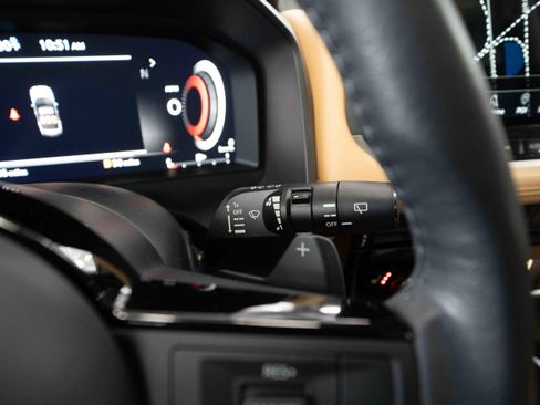 Used 2023 Nissan Rogue Platinum image 14