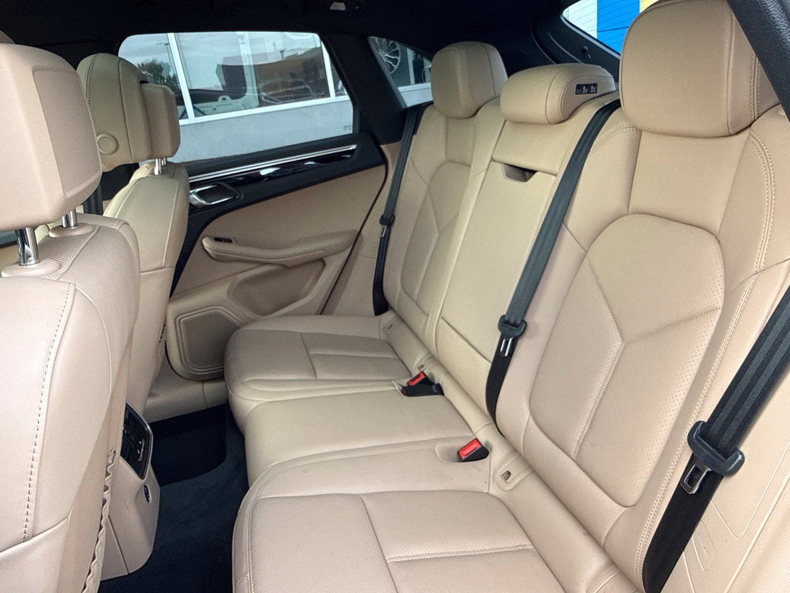 Used 2023 Porsche Macan Turbo AWD/4WD image 17