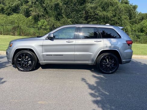 Used 2021 Jeep Grand Cherokee Laredo X RWD image 8