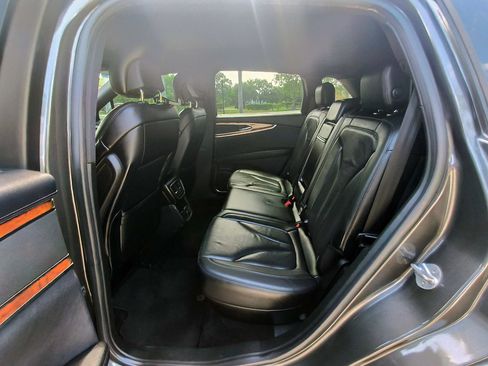 Used 2018 Lincoln MKX Reserve FWD image 31