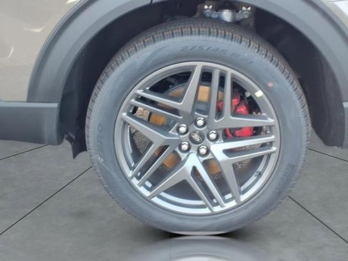New 2026 Ford Explorer ST-Line w/ ST-Line Street Pack image 4