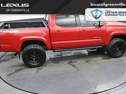 Used 2022 Toyota Tacoma TRD Sport w/ Technology Package image 42