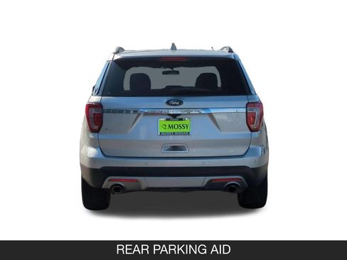 Used 2017 Ford Explorer XLT w/ Equipment Group 202A FWD image 8