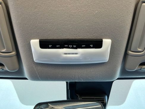 Used 2025 Nissan Versa SV FWD image 16