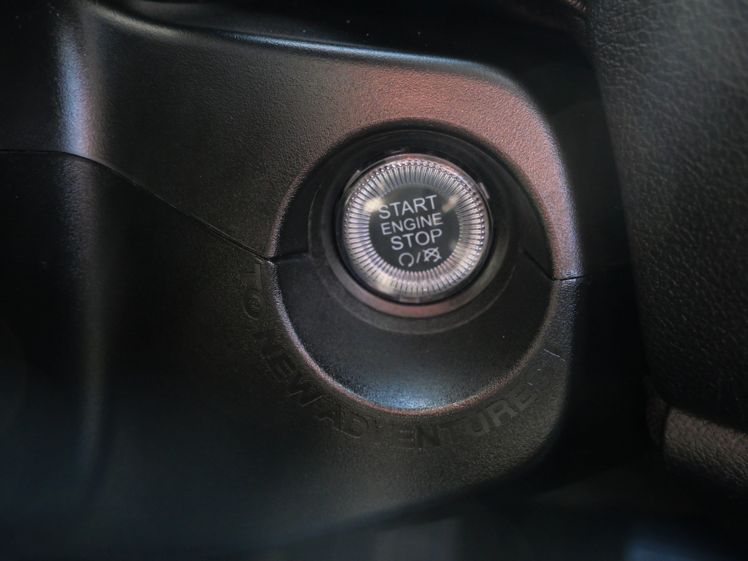 Used 2023 Jeep Renegade Latitude w/ Sun/Sound Group AWD/4WD image 31
