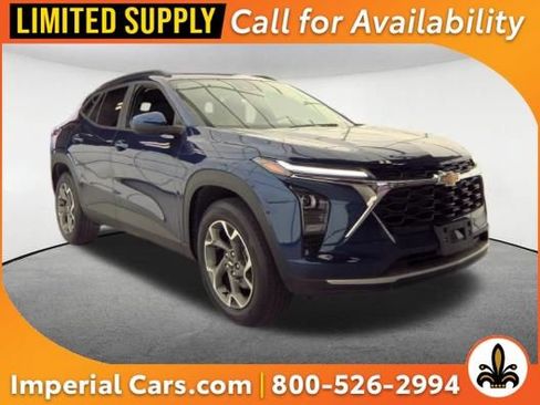 Used 2024 Chevrolet Trax LT w/ LT Convenience Package FWD image 1