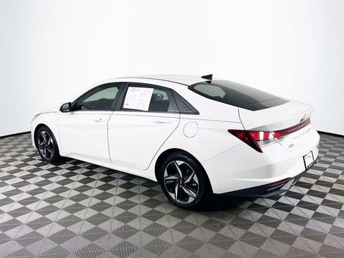 Used 2023 Hyundai Elantra SEL w/ Convenience Package FWD image 6